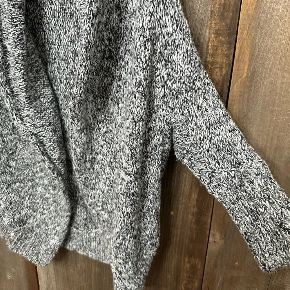 Old Navy Cocoon Sweater in Charcoal Gray Size Medium Large